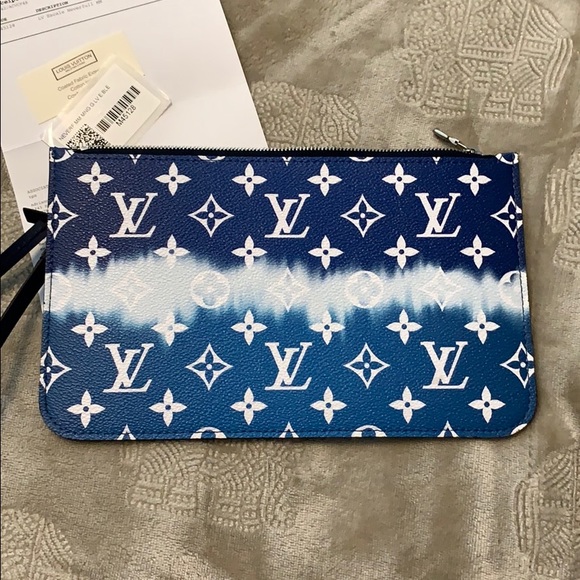 Louis Vuitton Handbags - Louis Vuitton Neverfull Escalé POUCH (only)